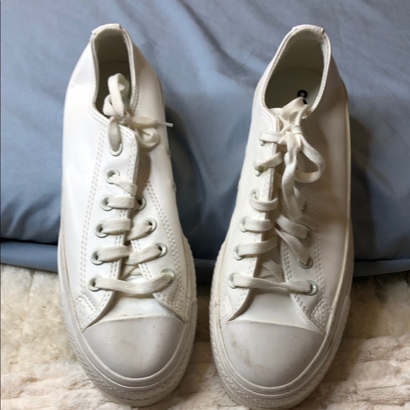 Converse Shoes - Converse White Low-Top Sneakers